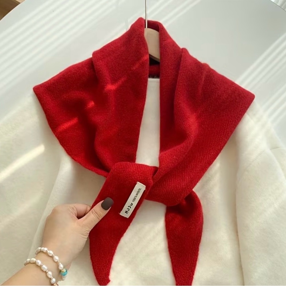 Red and green color polyester knitting Scarf
